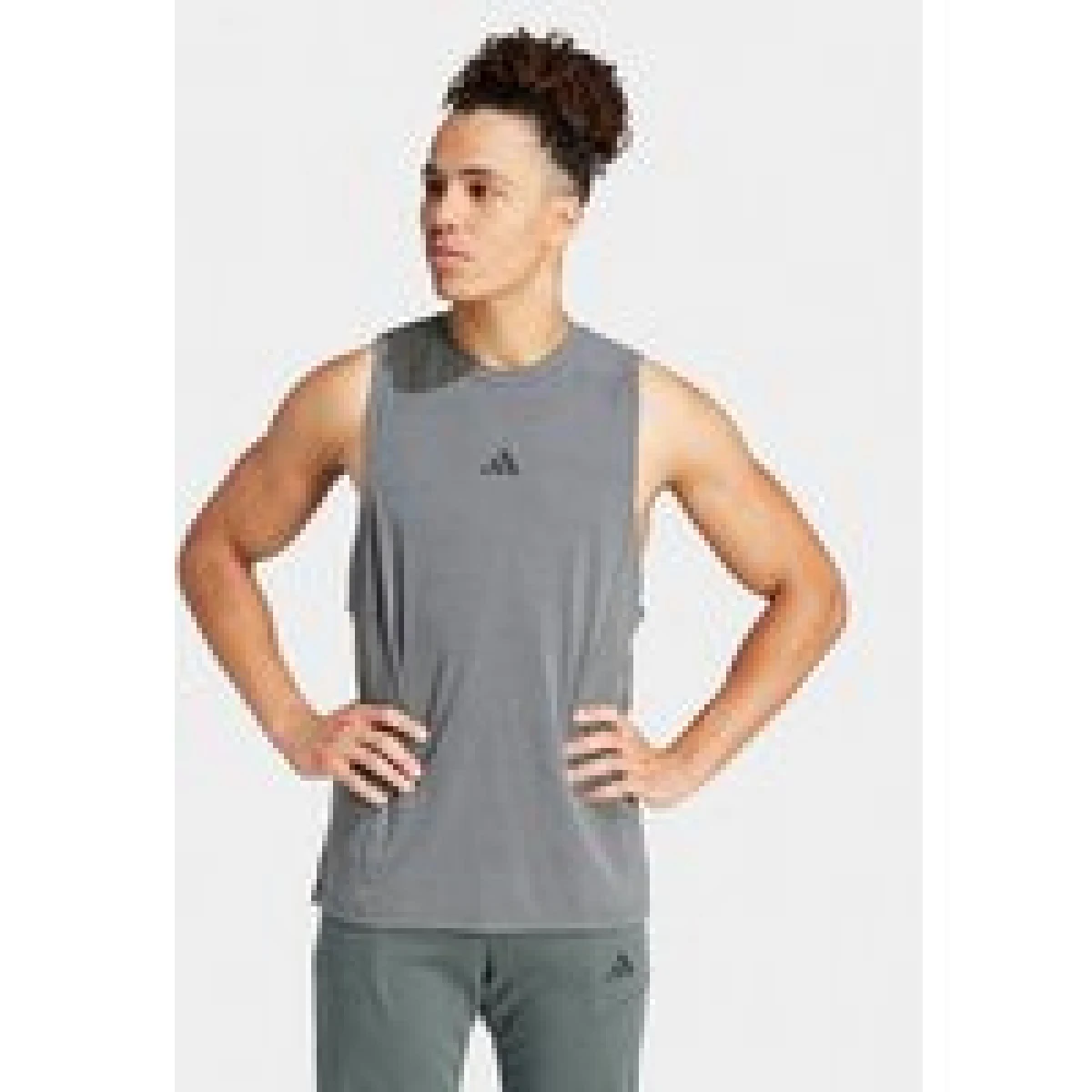 adidas Športna majica Designed for Training IS3819 Siva Regular Fit · záber 1