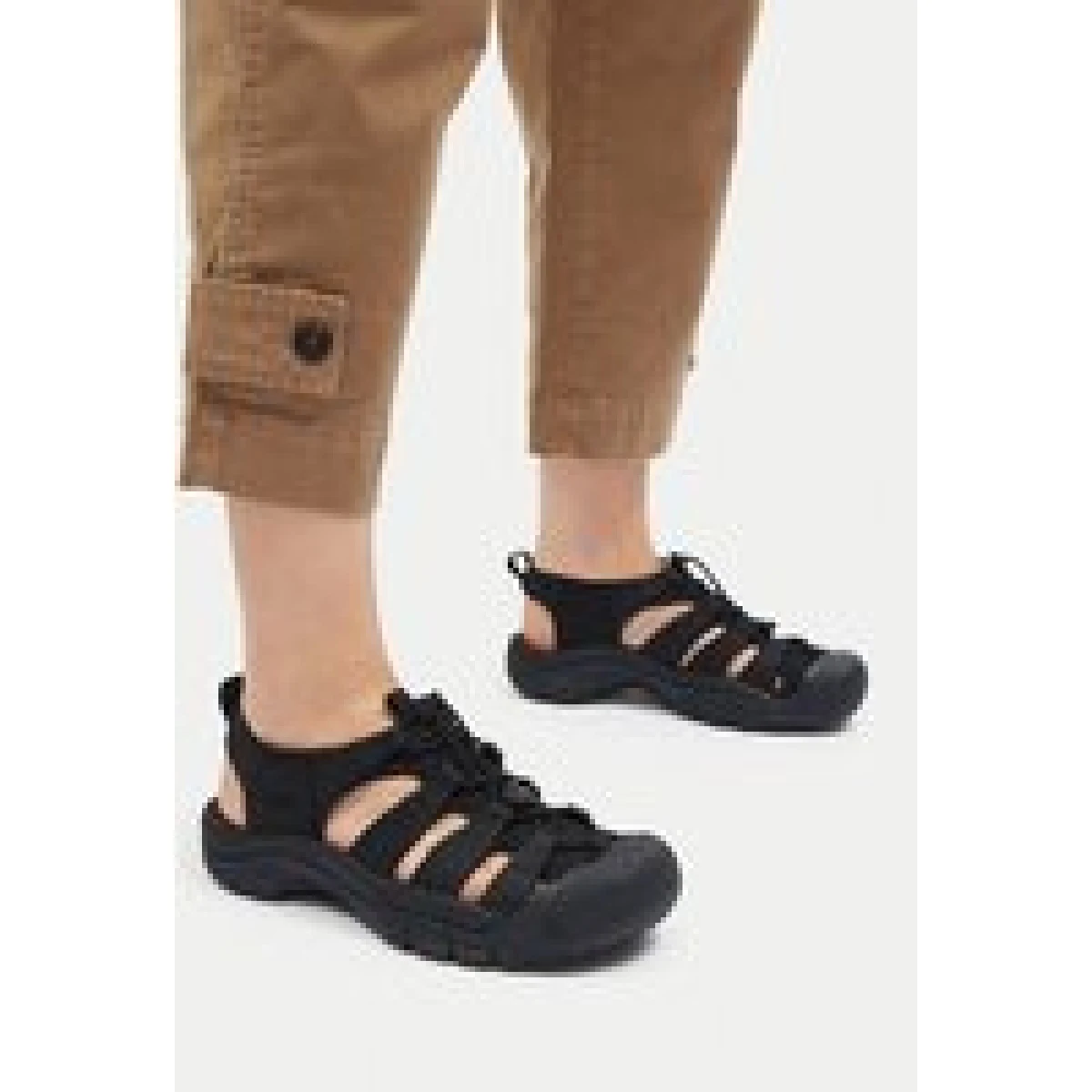 Keen Sandali Newport H2 W 1025028 Črna · záber 1