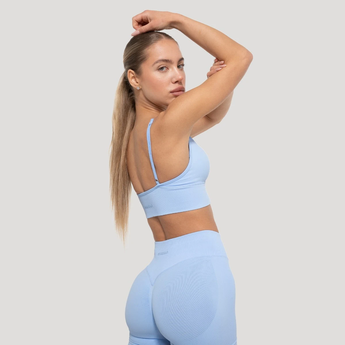 GymBeam Športni nedrček Luma Baby Blue - Barva: modrá | Starostna skupina: Odrasli | Teža: 0,126 g | Pakiranje: 108 · záber 6