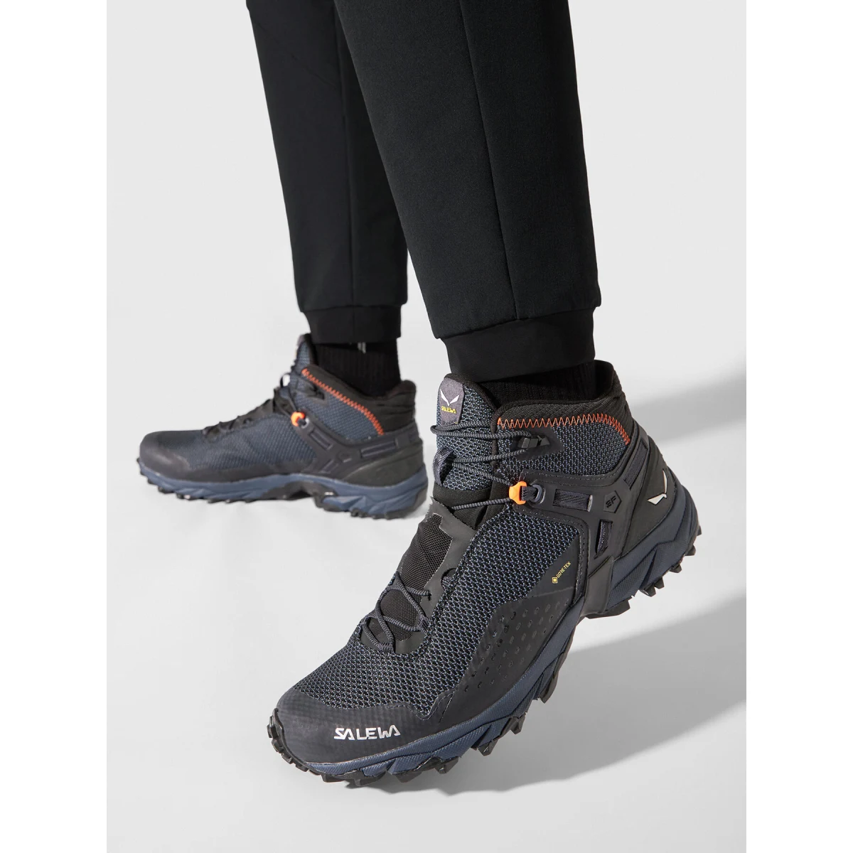 Trekking čevlji Salewa Ms Ultra Flex 2 Mid Gtx 61387-0984 Mornarsko modra - Velikost: 40,5 | Barva: modrá | Starostna skupina: Odrasli | Spol: Moški · záber 2