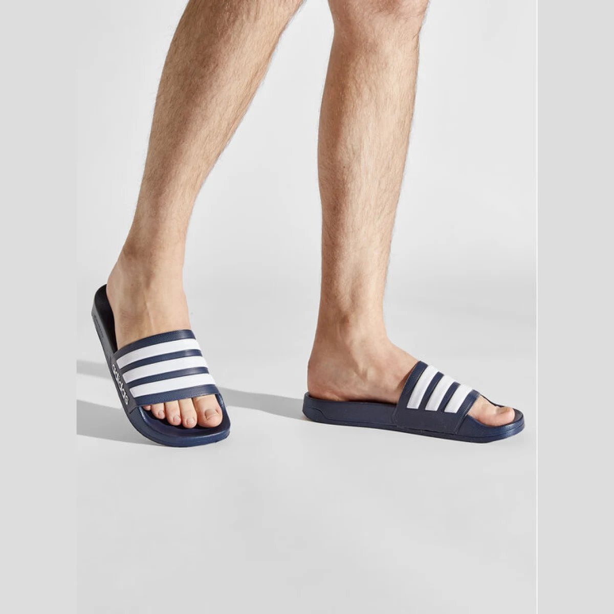 adidas Natikači Adilette Shower GZ5920 Mornarsko modra · záber 2