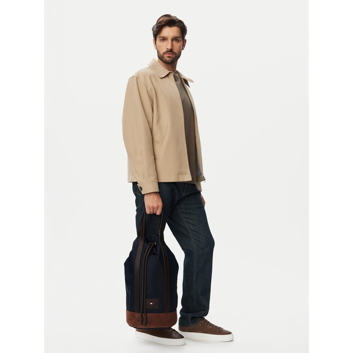 Nahrbtnik Tommy Jeans Th Heritage Sling AM0AM14391 Modra · záber 2