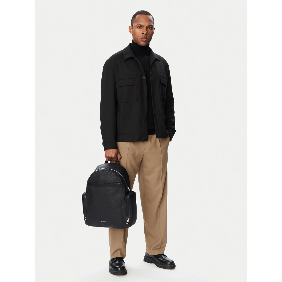 Nahrbtnik Tommy Hilfiger Th Business Leather Backpack AM0AM14684 Črna · záber 2