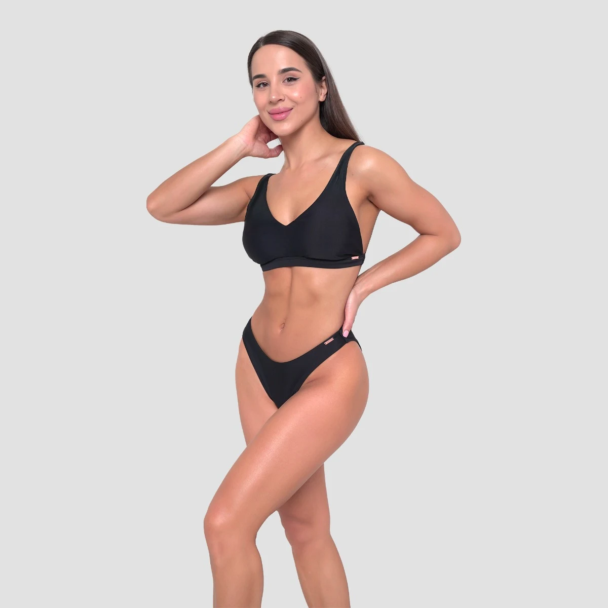 GymBeam Ženski bikini top Sports Black - Barva: čierna | Starostna skupina: Odrasli | Teža: 0,073 g · záber 6
