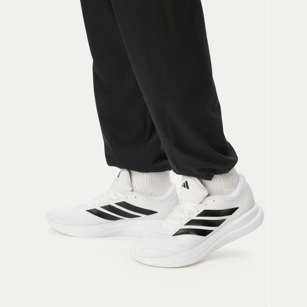 adidas Tekaški čevlji Runfalcon 6 Cloudfoam Running Shoes IH9526 Bela · záber 2