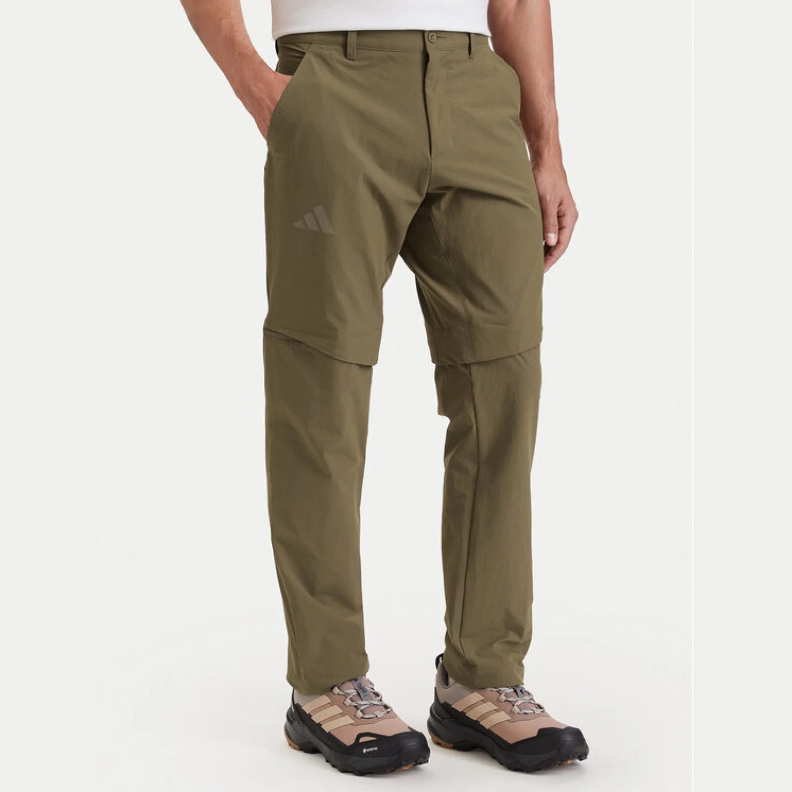 adidas Pohodne hlače KW7459 Rjava Regular Fit - Velikost: 44 | Barva: hnedá | Starostna skupina: Odrasli | Spol: Moški · záber 2