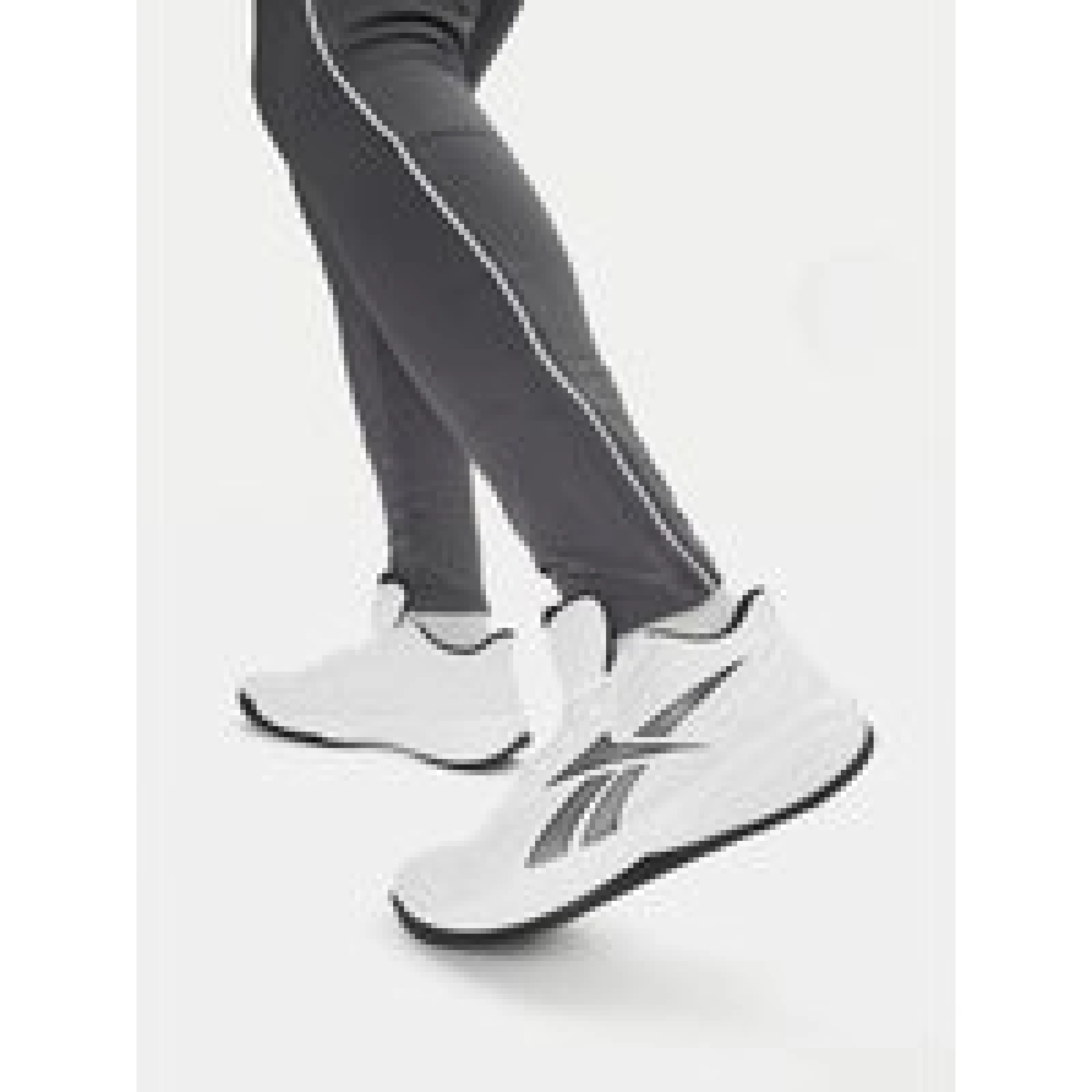 Čevlji za košarko Reebok CEO-PRESS 100246833 Bela - Velikost: 42 | Barva: biela | Starostna skupina: Odrasli | Spol: Moški · záber 1