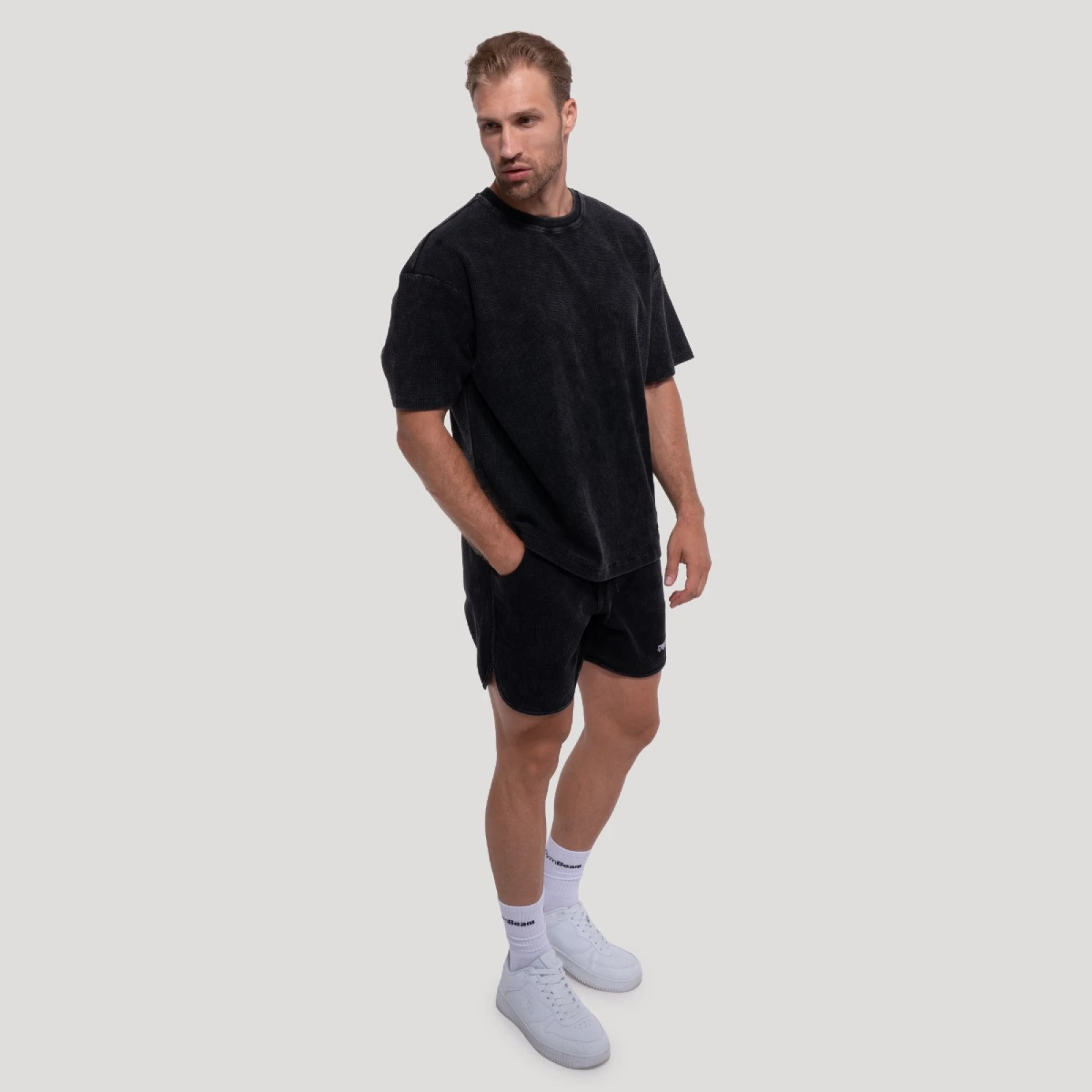 GymBeam Kratke hlače Persistence Washed Brown · záber 6