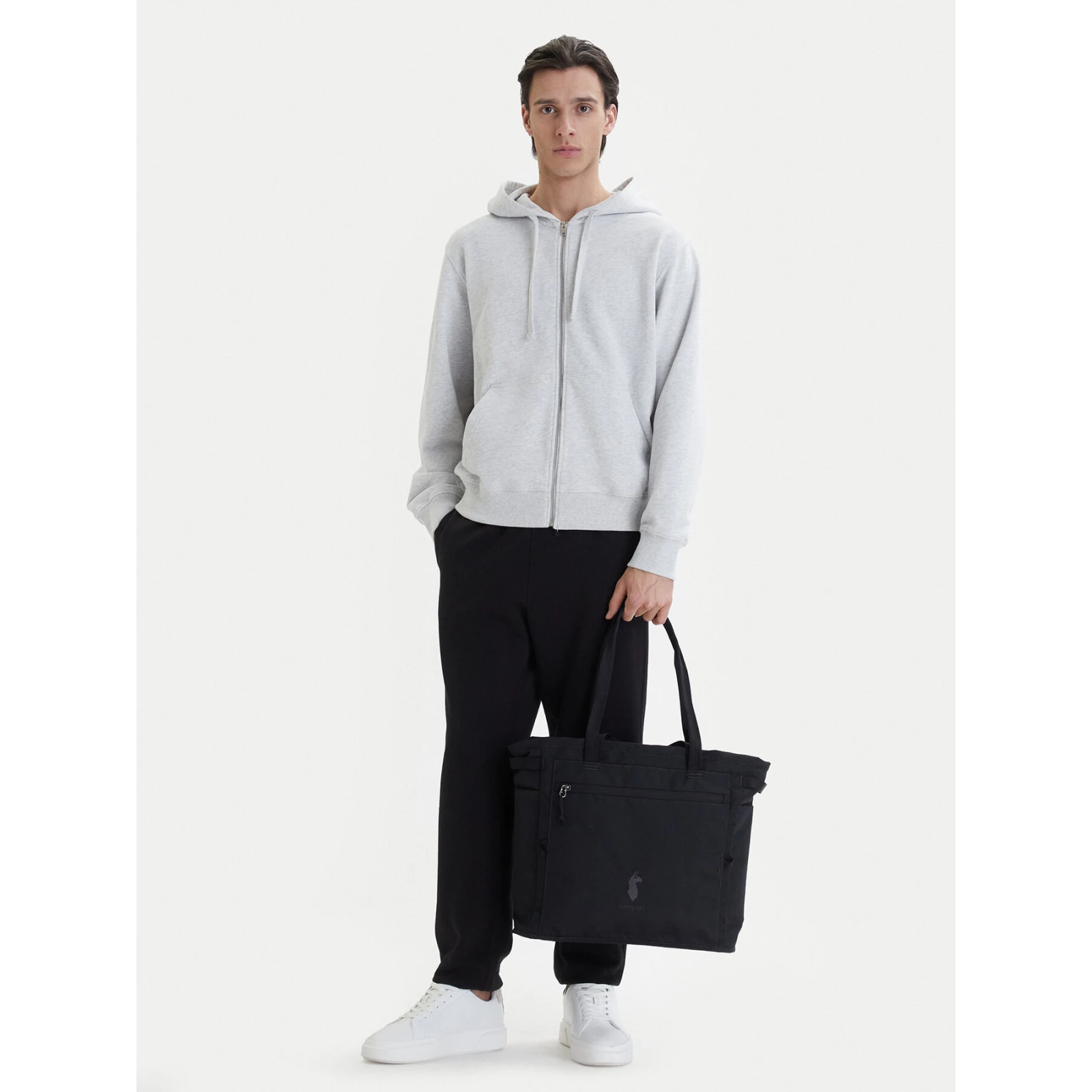 Torbica Cotopaxi Mentle 22L F25494U1509 Črna · záber 2