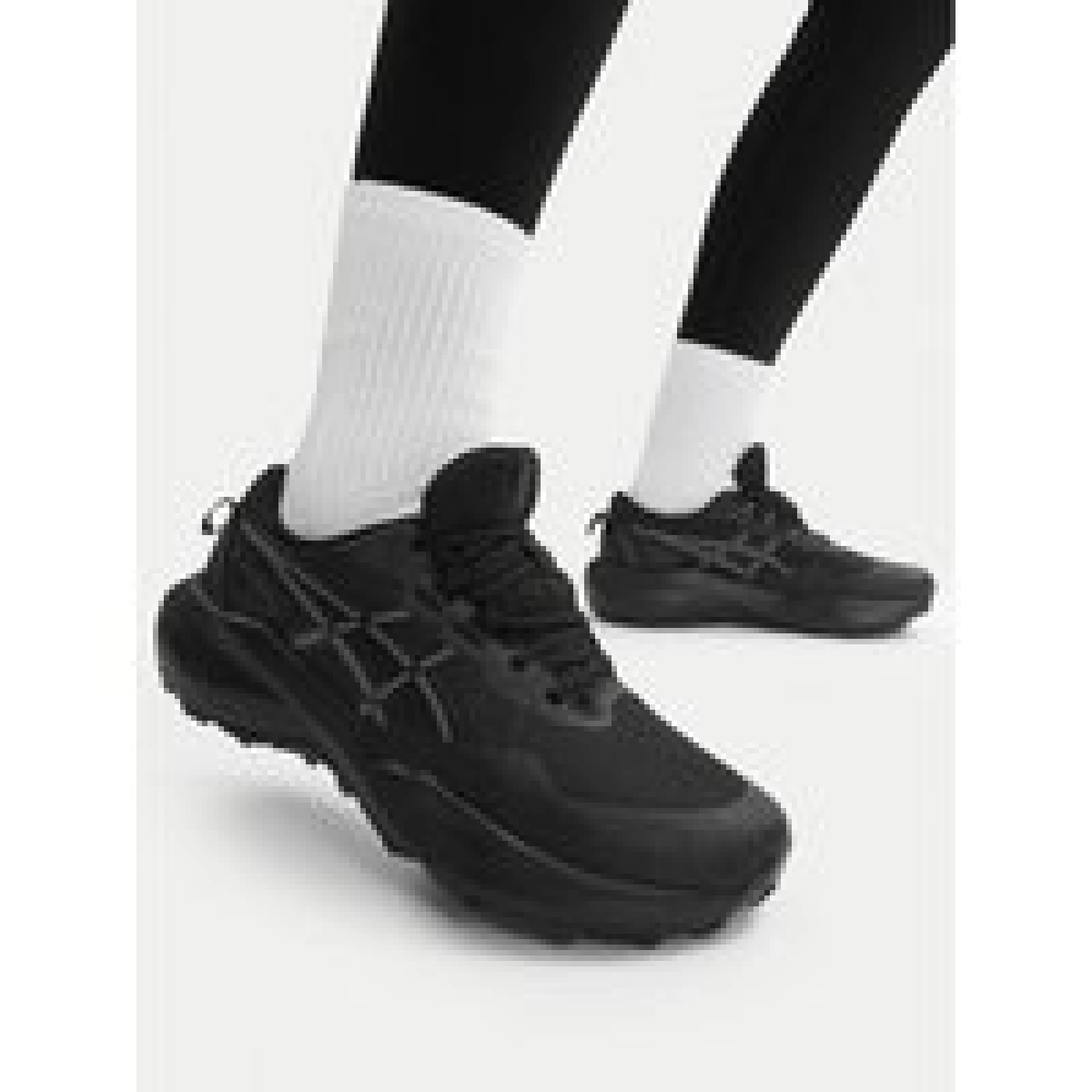 Tekaški čevlji Asics Gel-Venture 11 1012B933 Črna · záber 1