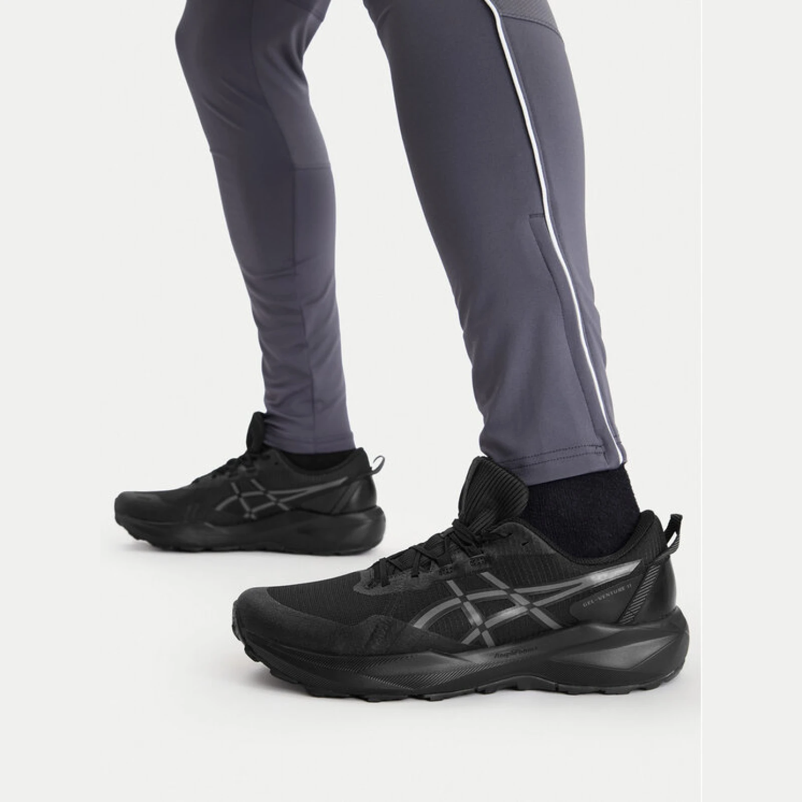 Asics Tekaški čevlji Gel-Venture 11 1011C160 Črna - Velikost: 40 | Barva: čierna | Starostna skupina: Odrasli | Spol: Moški · záber 4