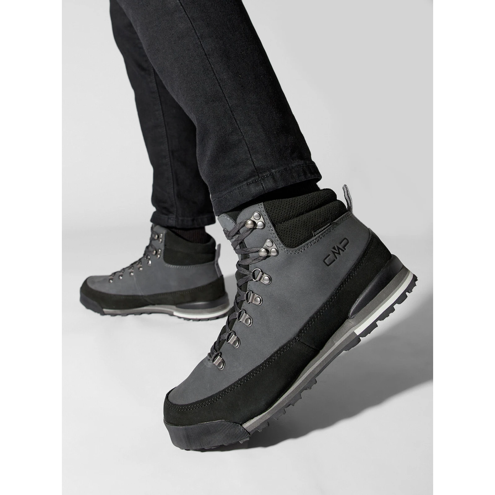 Trekking čevlji CMP Heka Wp 3Q49557 Siva · záber 2