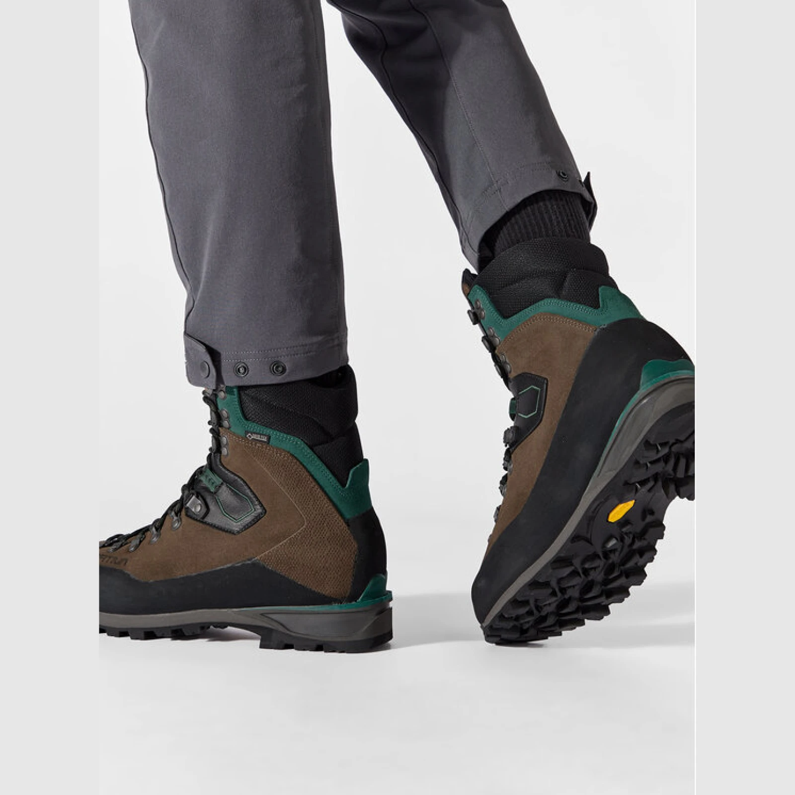 La Sportiva Trekking čevlji Karakorum Hc Gtx GORE-TEX 21Q807711 Khaki - Velikost: 43,5 | Barva: zelená | Starostna skupina: Odrasli | Spol: Moški · záber 2