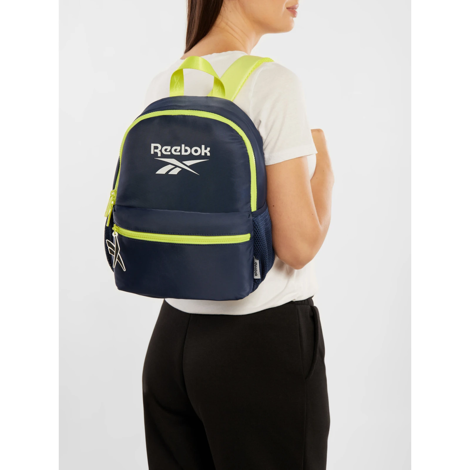Nahrbtnik Reebok RBK-047-CCC-05 Roza · záber 8