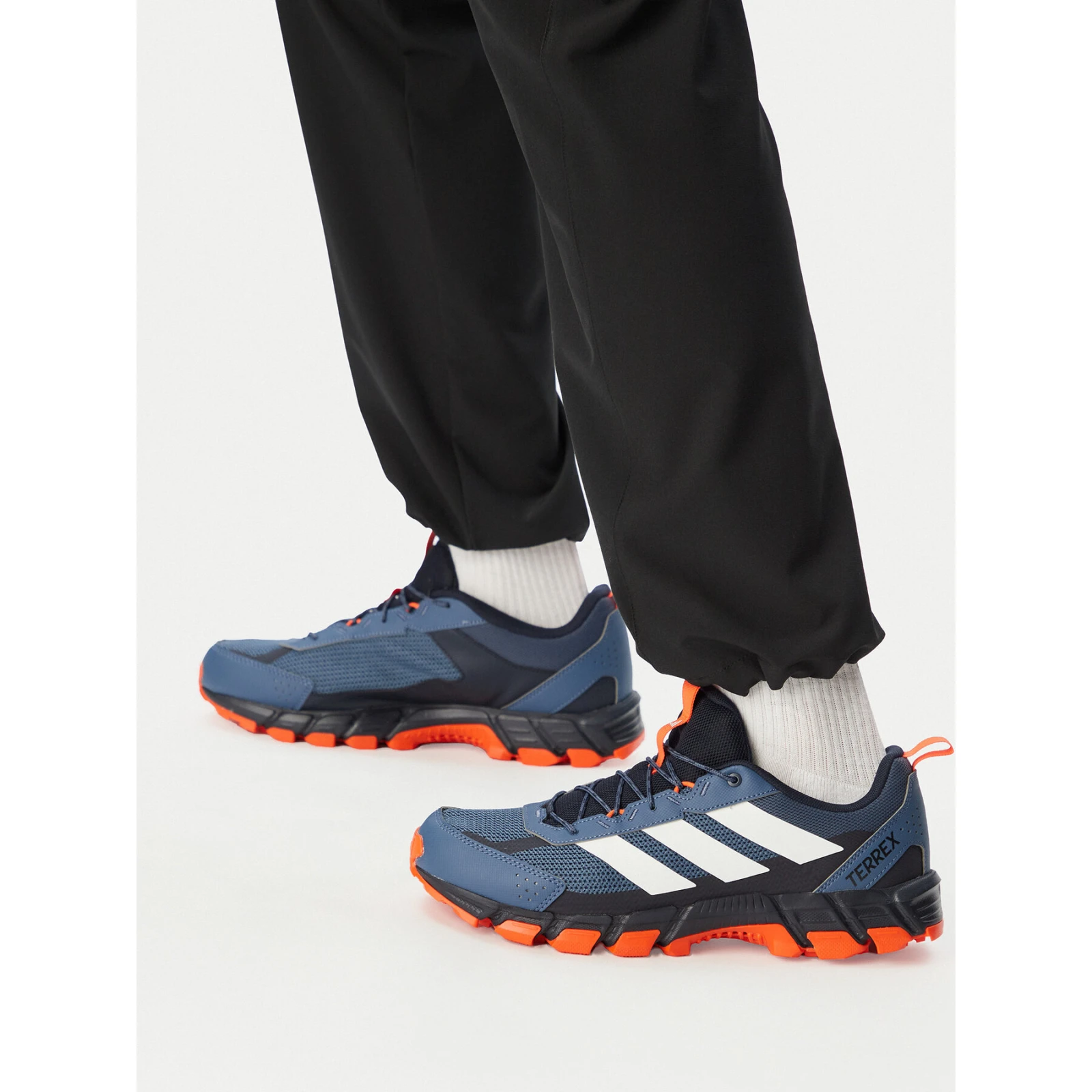 Trekking čevlji adidas Terrex Rockadia Hiking Shoe KJ0411 Modra · záber 2