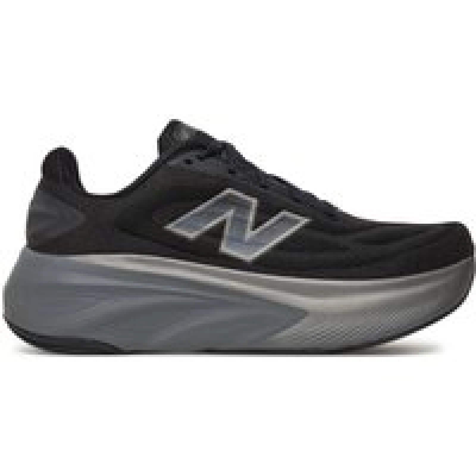 Tekaški čevlji New Balance More V6 MMORLA6 Črna - Velikost: 43 | Barva: čierna | Starostna skupina: Odrasli | Spol: Moški · záber 1