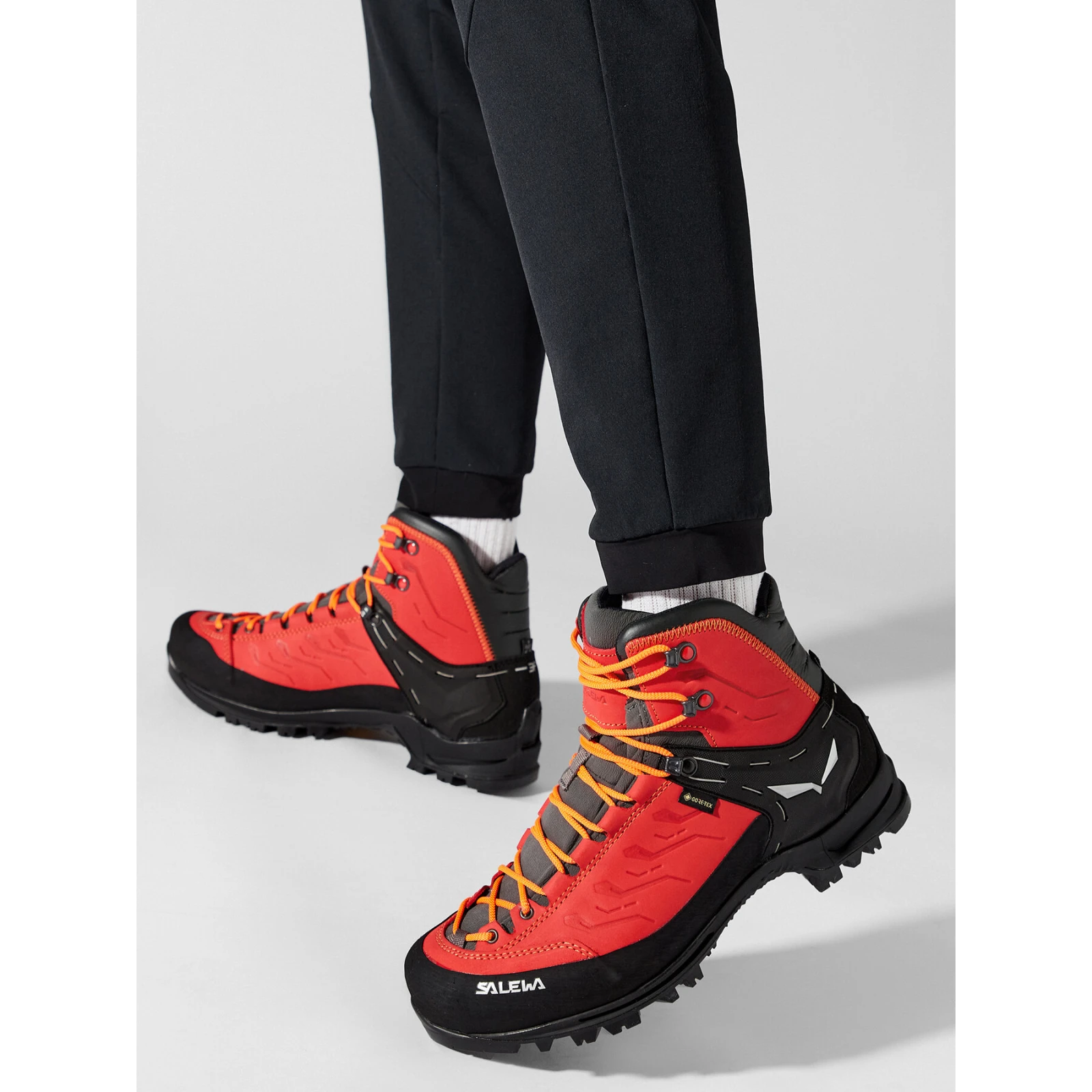Trekking čevlji Salewa Rapace Gtx GORE-TEX 61332-1581 Rdeča · záber 2