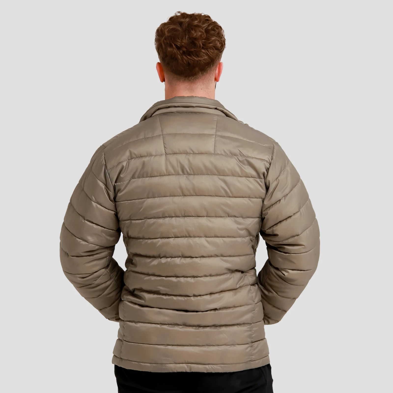 GymBeam Moška jakna Puffer Vetiver/Black - Velikost: XXL | Barva: čierna, zelená | Starostna skupina: Odrasli | Teža: 0,59 g | Pakiranje: 20 · záber 6