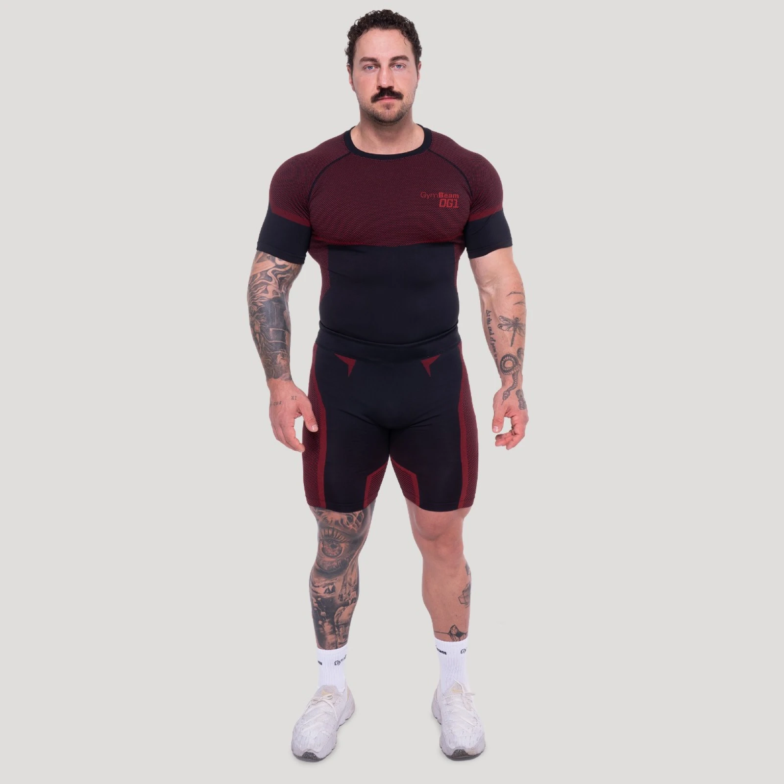 GymBeam OG1 brezšivne kratke hlače Black/Red - Barva: čierna | Starostna skupina: Odrasli | Teža: 0,15 g | Pakiranje: 115 · záber 6