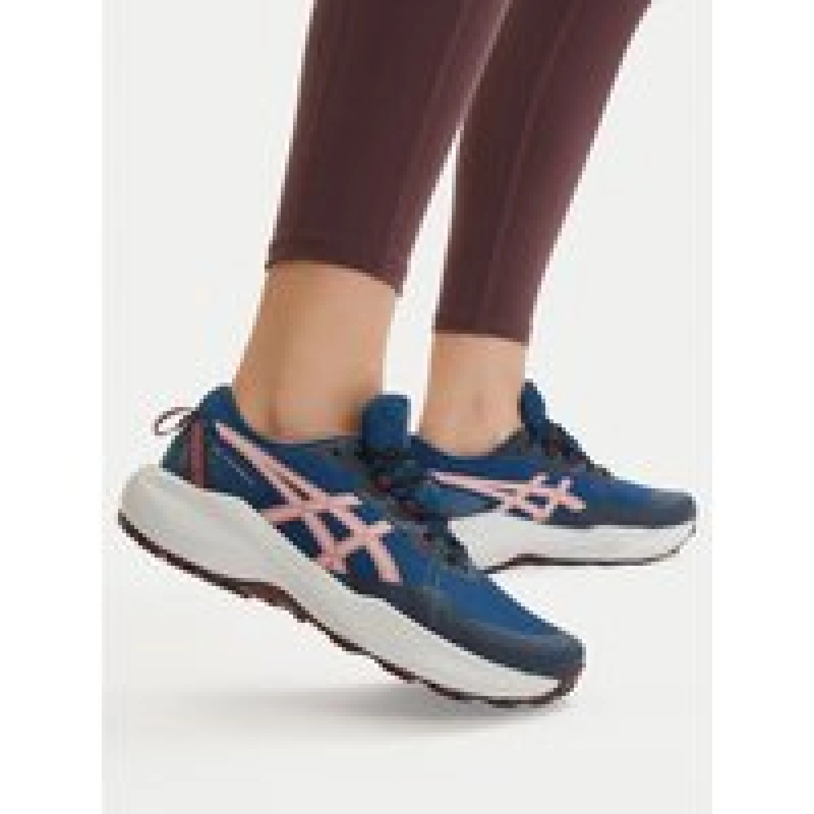 Tekaški čevlji Asics Gel-Venture 11 1012B933 Mornarsko modra - Velikost: 37,5 | Barva: modrá | Starostna skupina: Odrasli | Spol: Ženski · záber 1