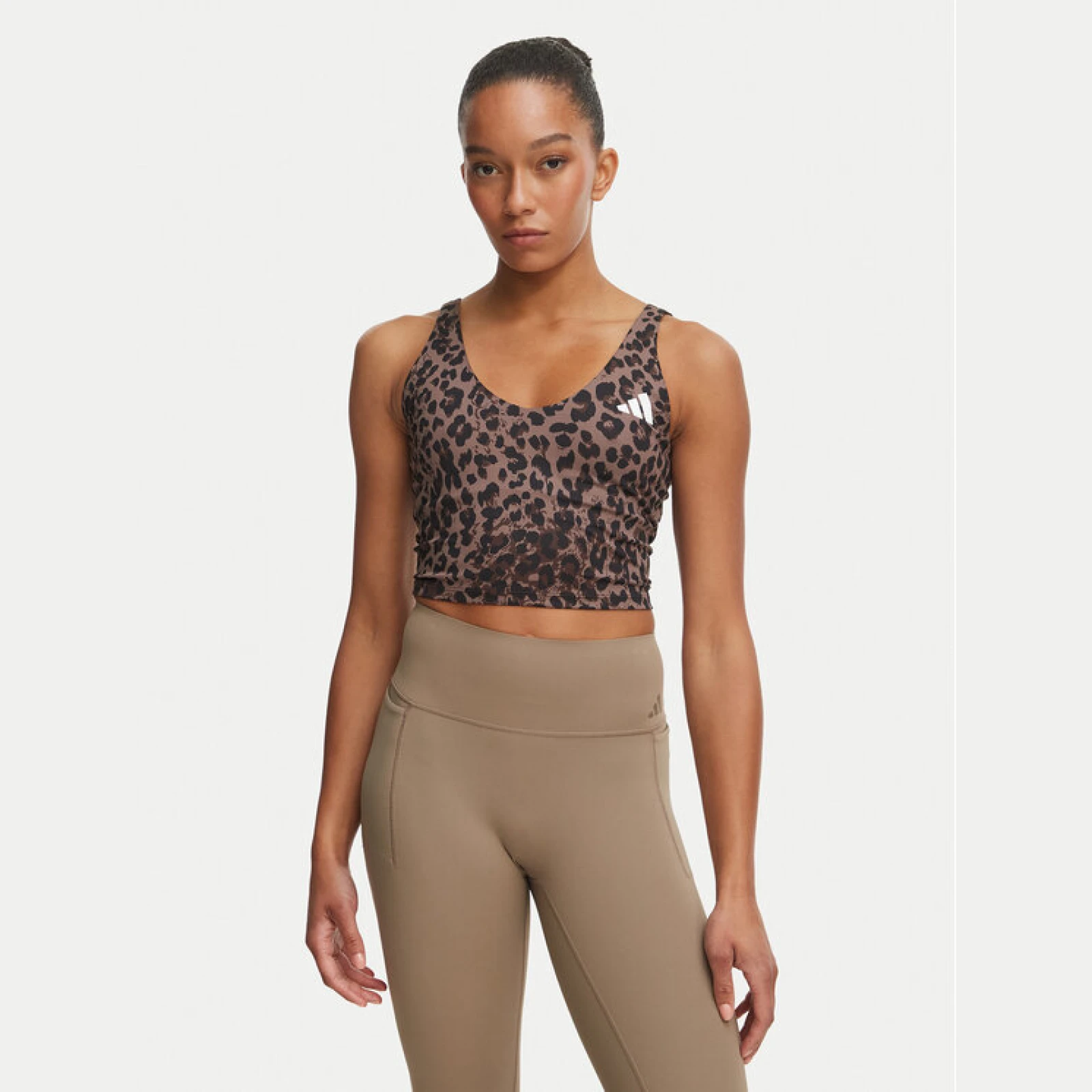 adidas Top Workout Essentials KZ2521 Rjava Slim Fit · záber 2