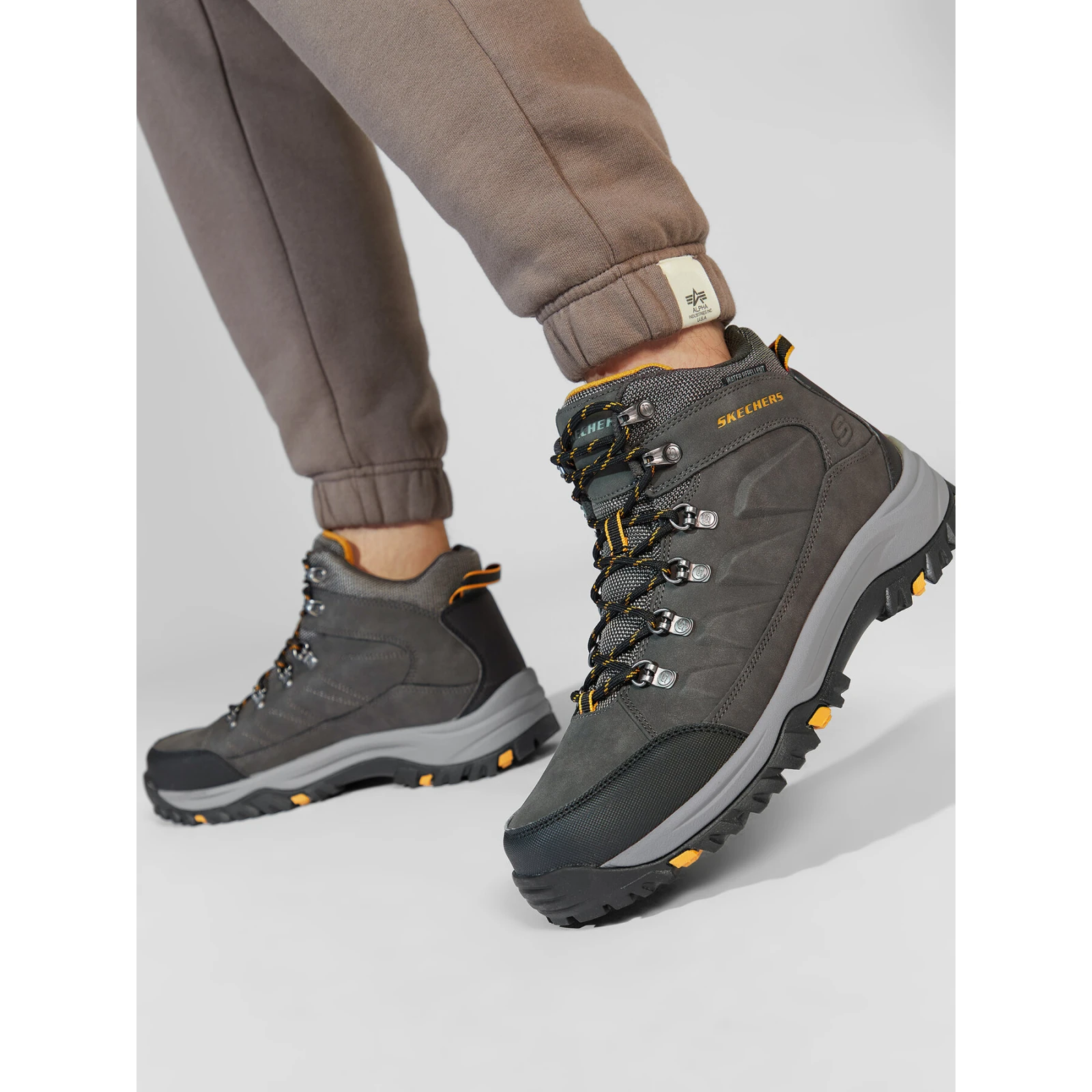 Pohodni čevlji Skechers Daggett 204642CHAR Siva · záber 2