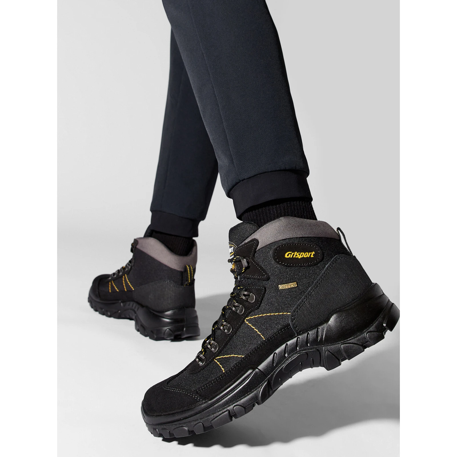 Trekking čevlji Grisport 13362S86G Črna · záber 2