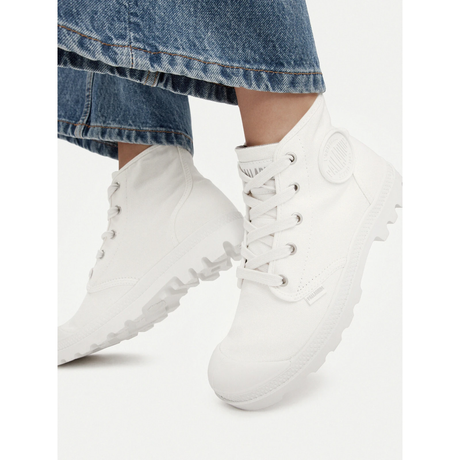 Pohodni čevlji Palladium Pampa Hi 92352-116-M Bela · záber 2