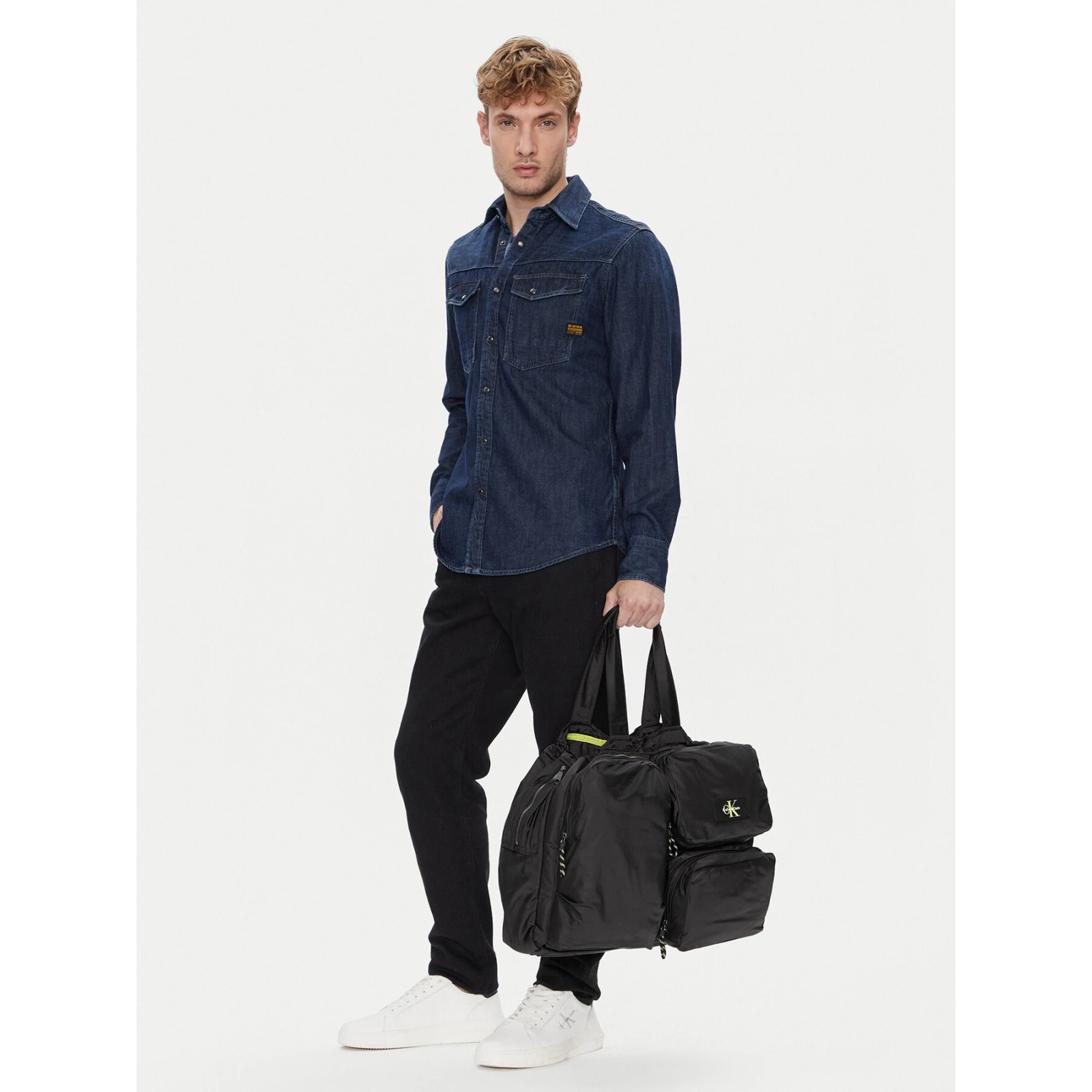 Torba za vikend Calvin Klein Tech Utility Tote LV04G3148G Črna · záber 2