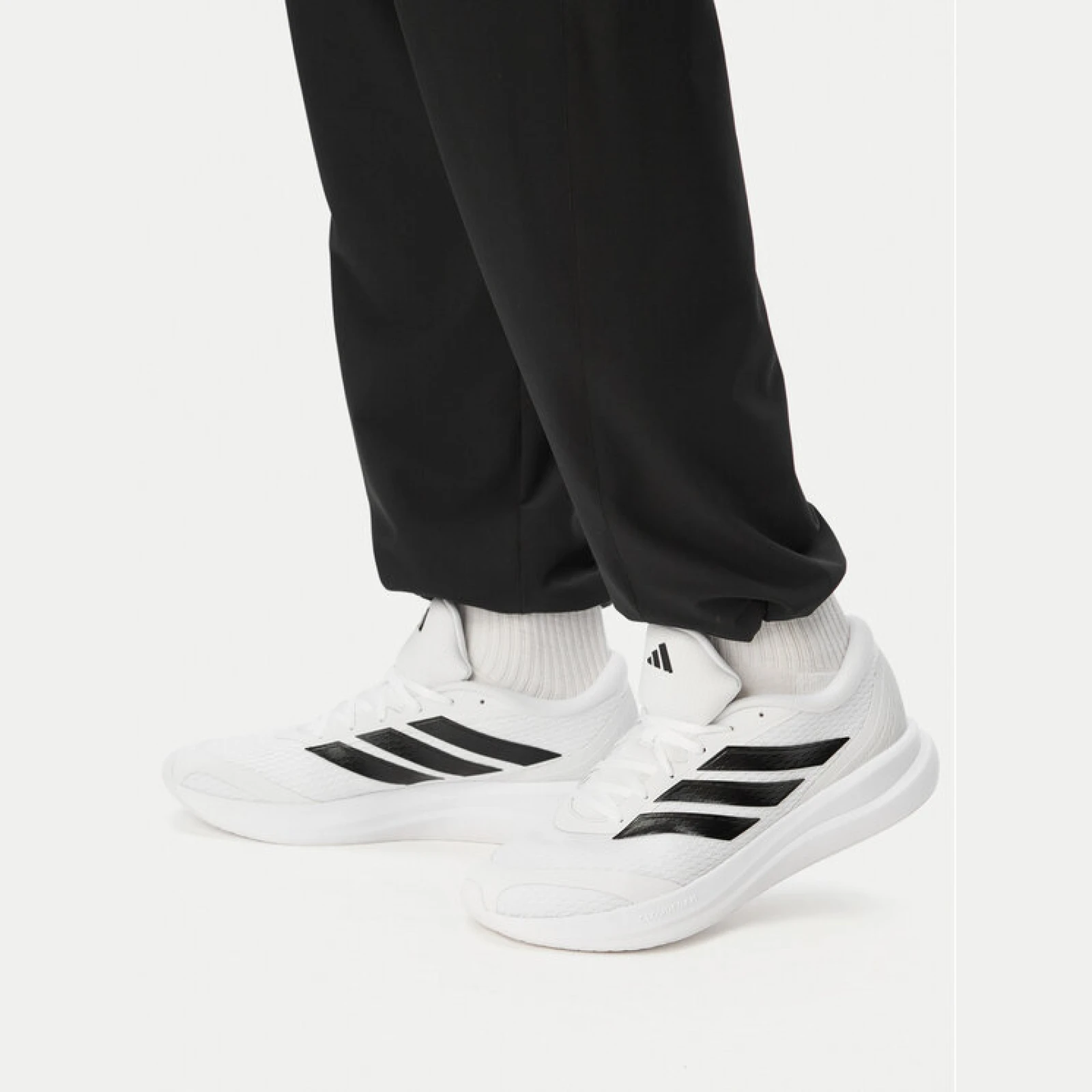 adidas Tekaški čevlji Runfalcon 6 Cloudfoam Running Shoes IH9526 Bela · záber 2