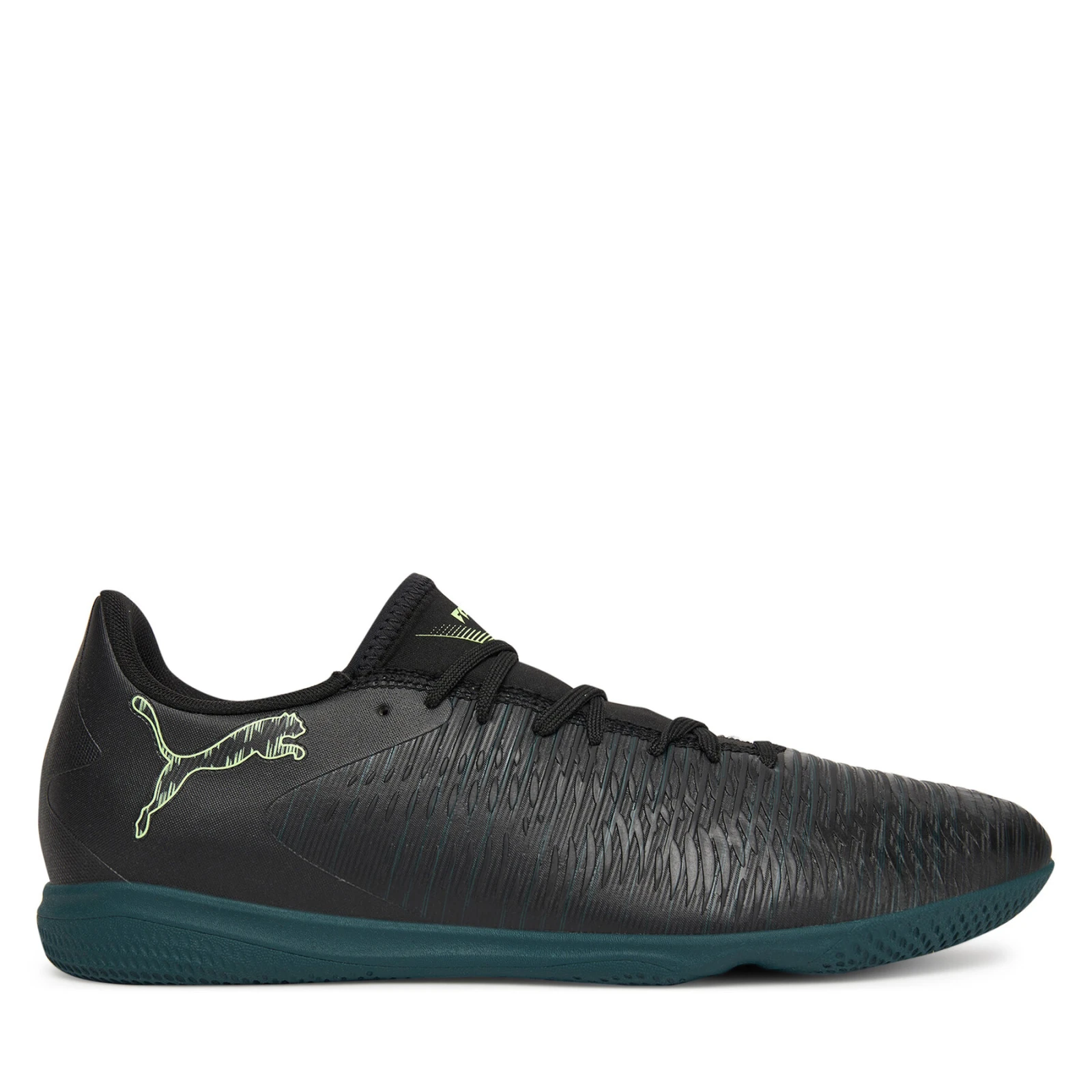 Čevlji za nagomet Puma Future 8 Play It 108606 02 Črna · záber 2