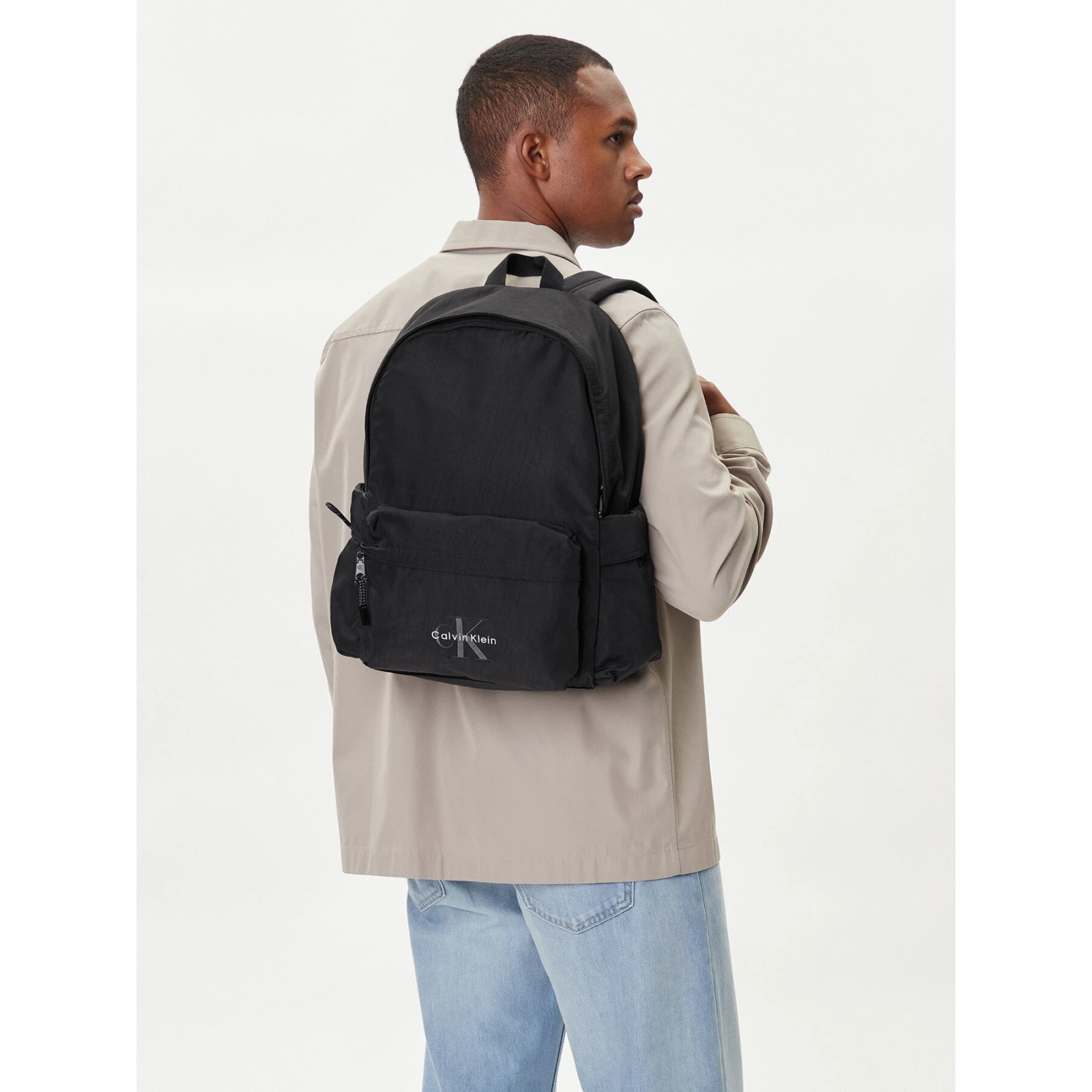 Nahrbtnik Calvin Klein Bold Round Backpack LV04D3114G Siva · záber 5