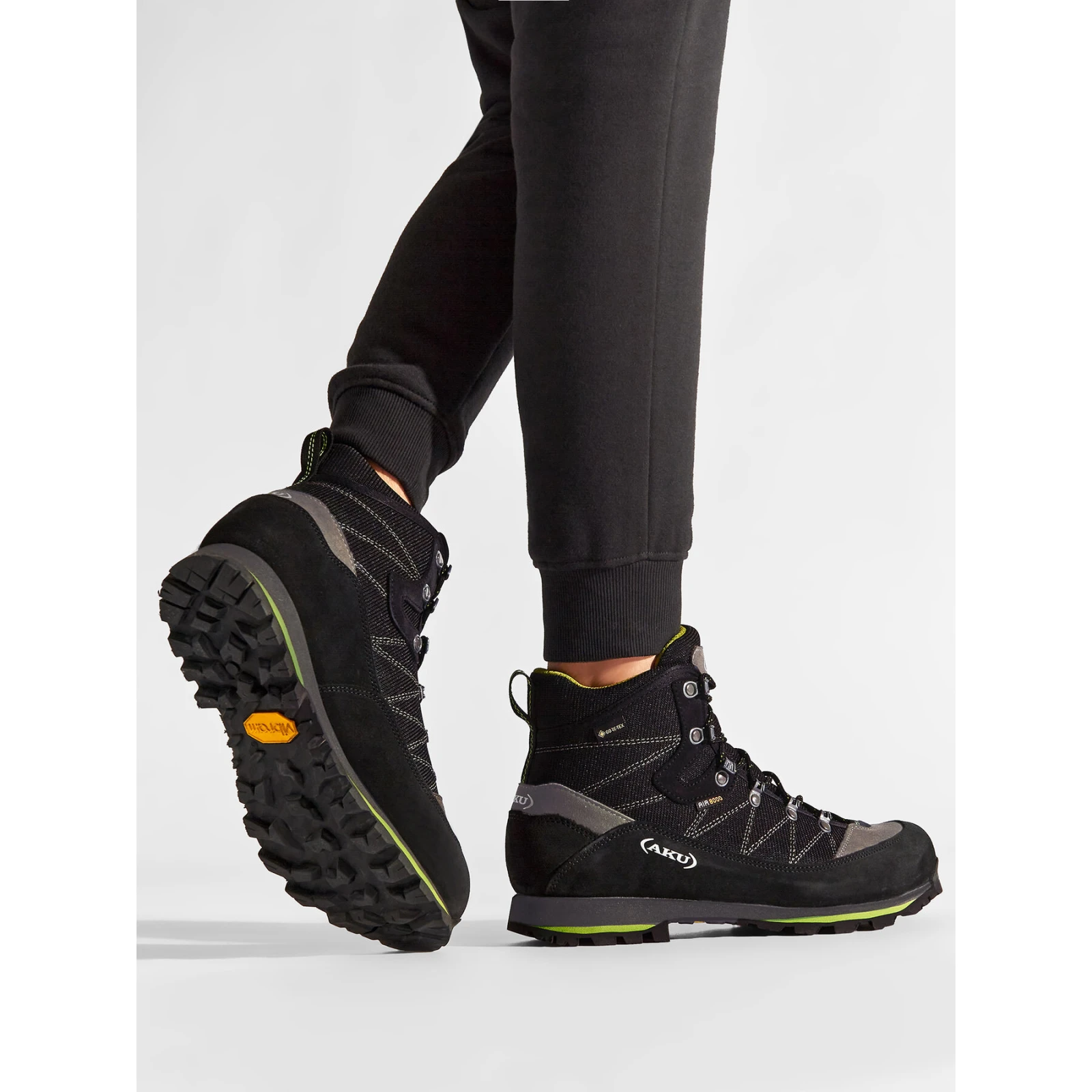 Trekking čevlji Aku Trekker Lite III Gtx GORE-TEX 977 Črna · záber 2