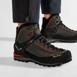 Trekking čevlji Salewa Ms Crow Gtx GORE-TEX 7512 Črna - Velikost: 42 | Barva: čierna | Starostna skupina: Odrasli | Spol: Moški · záber 2