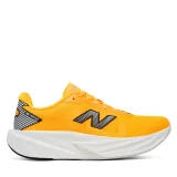Tekaški čevlji New Balance Fuelcell Rebel V5 MFCX5IM Oranžna · záber 2