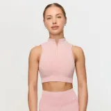 GymBeam Brezšivni športni nedrček Fierce Baby Pink · záber 1