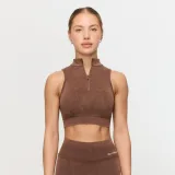 GymBeam Brezšivni športni nedrček Fierce Brown · záber 1