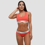 GymBeam Ženske spodnjice 3Pack Strawberry Red - Velikost: XXL | Barva: červená | Starostna skupina: Odrasli | izdelkov: 3 ks | Okus: Jagoda | Teža: 0,01 g · záber 4