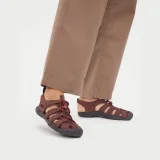 Keen Sandali Clearwater Cnx Lleather 1025088 Bordo rdeča · záber 2