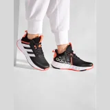 adidas Čevlji za košarko Ownthegame 2.0 K GZ3379 Črna · záber 2