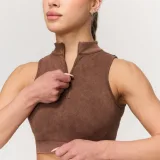 GymBeam Brezšivni športni nedrček Fierce Brown · záber 4