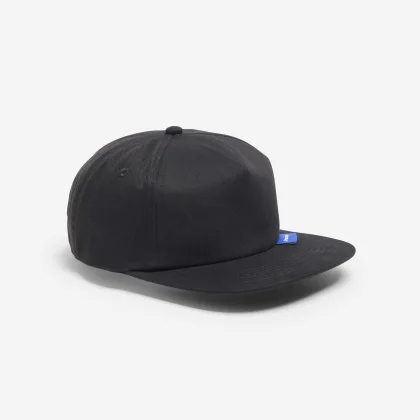 DECATHLON Šiltovka 6 Pan s plochým šiltom čierna bez