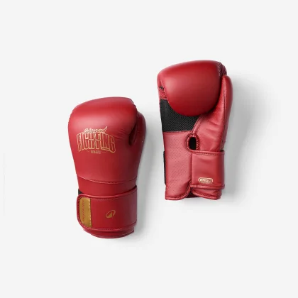DOMYOS Ergonomické ochranné boxerské rukavice bordové 10 oz