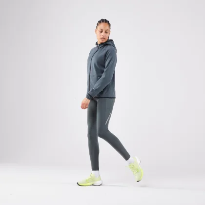 KIPRUN Dámske bežecké legíny Run 500 Warm hrejivé dymovo-zelené S (W28 L31)