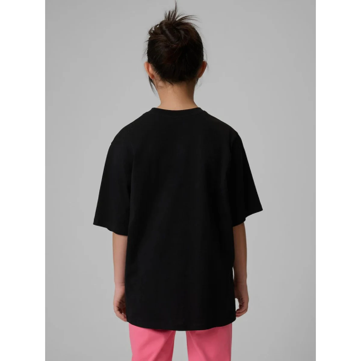 Dievčenské tričko s krátkym rukávom 4F JUNIOR TSHIRT F3302-20S-DEEP BLACK · záber 4