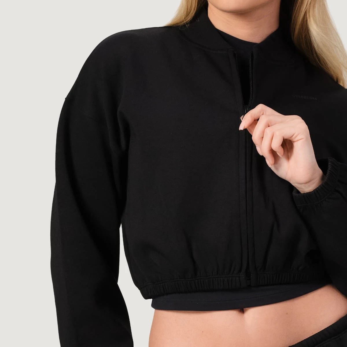 GymBeam Women‘s NEO Zip-Up Sweatshirt Black - Velikost: XS | Barva: Čierna | Hmotnost: 0,3333 kg | Balení: 55 · záber 2