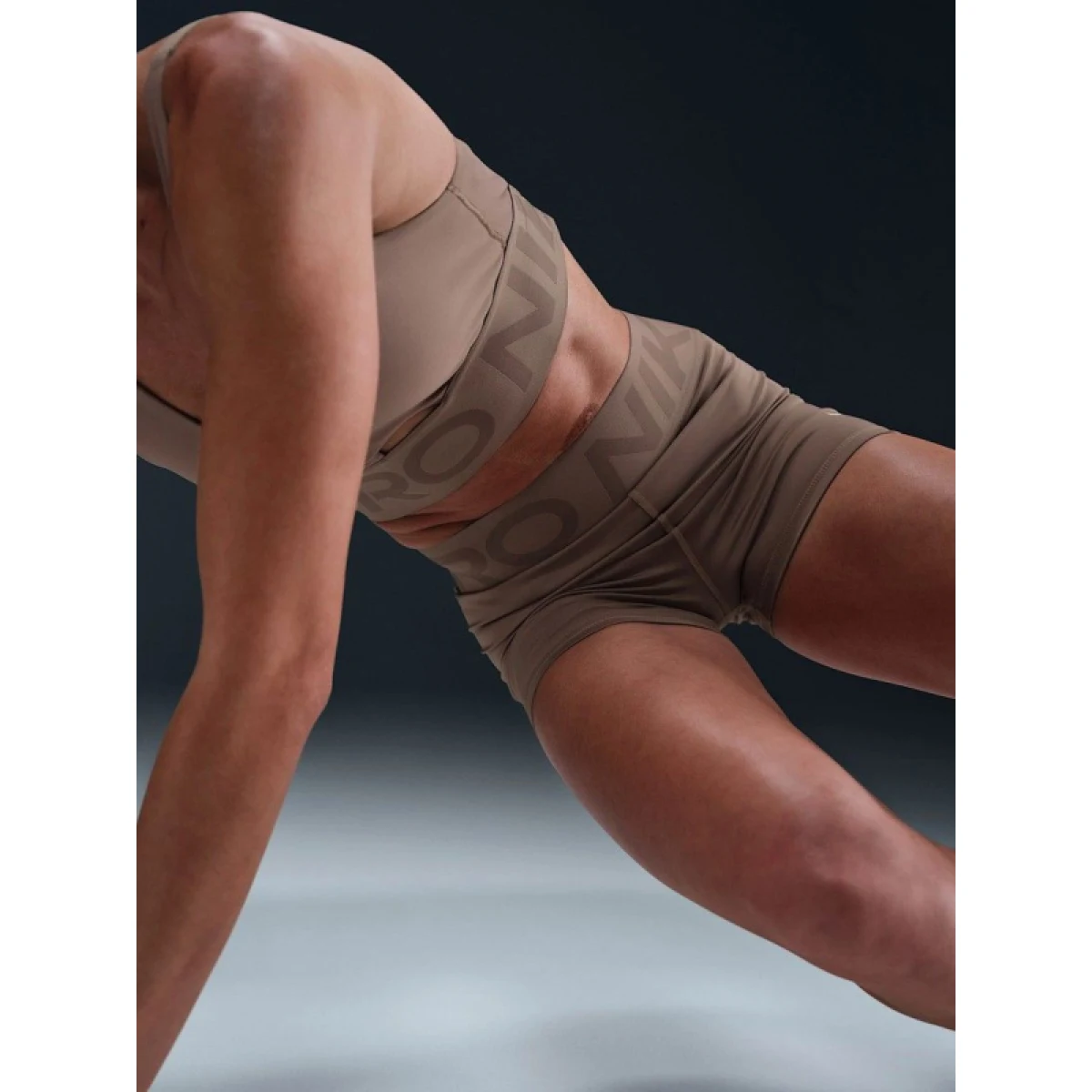 Dámské tréninkové kraťasy NIKE PRO W NP SCULPT DF HR 3IN SHORT-233-Brown · záber 4