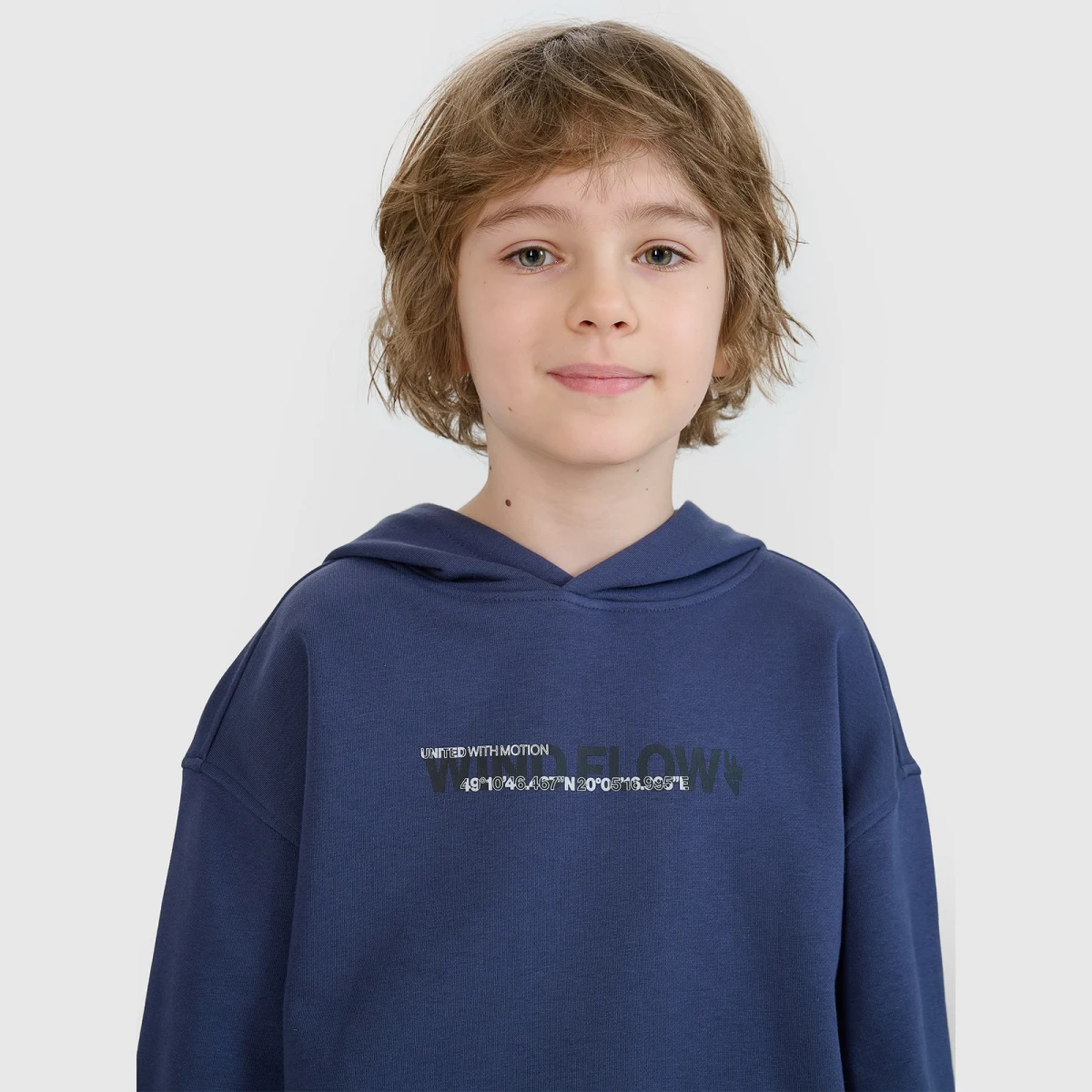 Chlapecká mikina s kapucí 4F JUNIOR SWEATSHIRT-JWSS25TSWSM1511-22S-GREY · záber 2