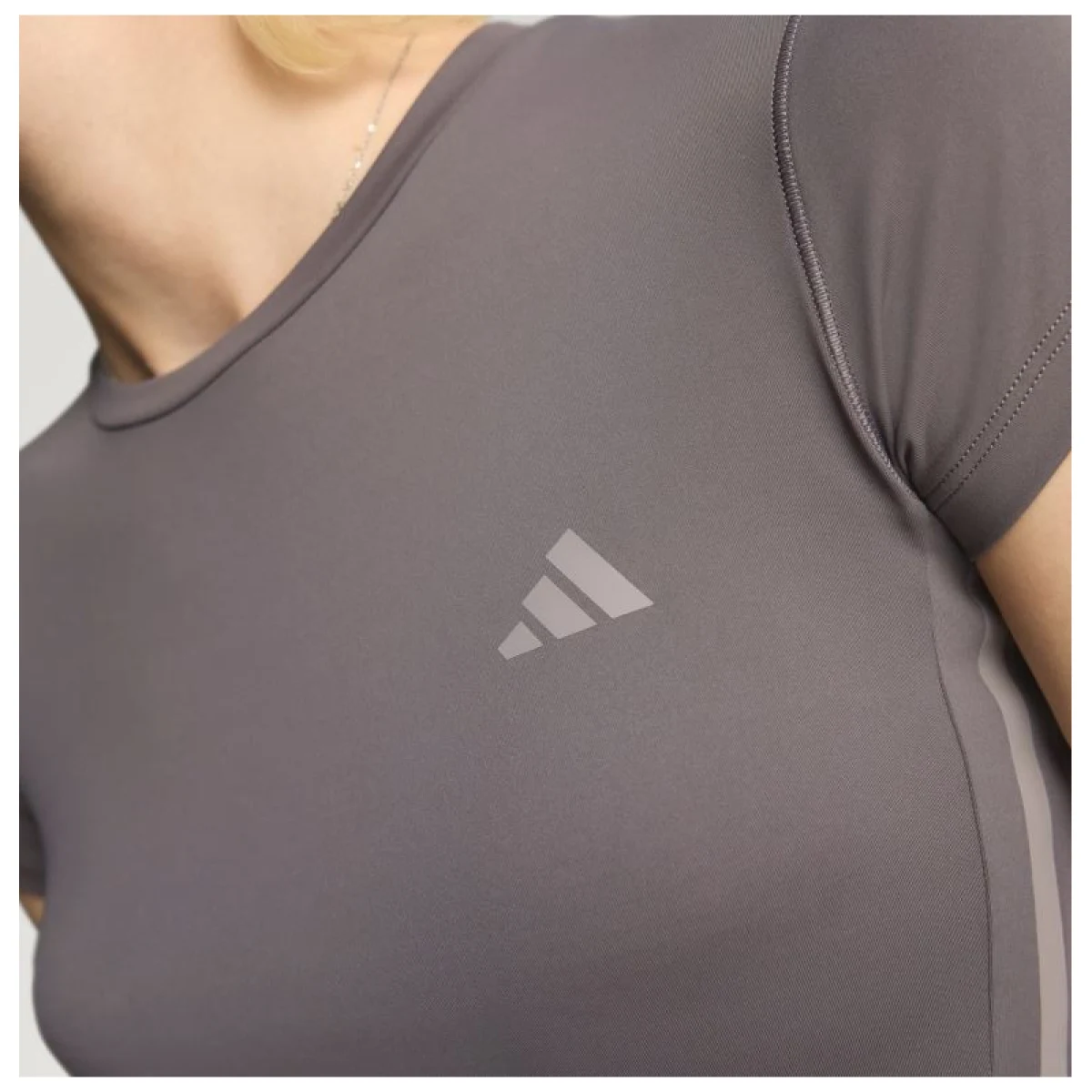 Dámské tréninkové tričko s krátkým rukávem ADIDAS HYG SHN BABY T GRESTR TAUOXI GREY STRATA TAUPE OXIDE · záber 4