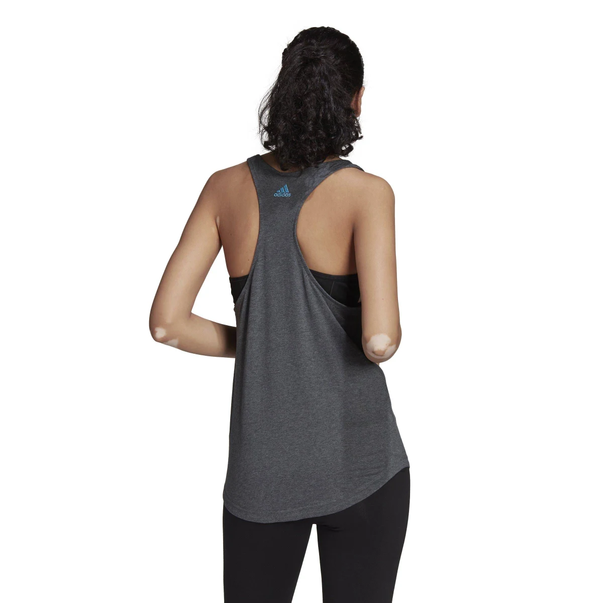Adidas Essentials Loose top W - Velikost: M · záber 3